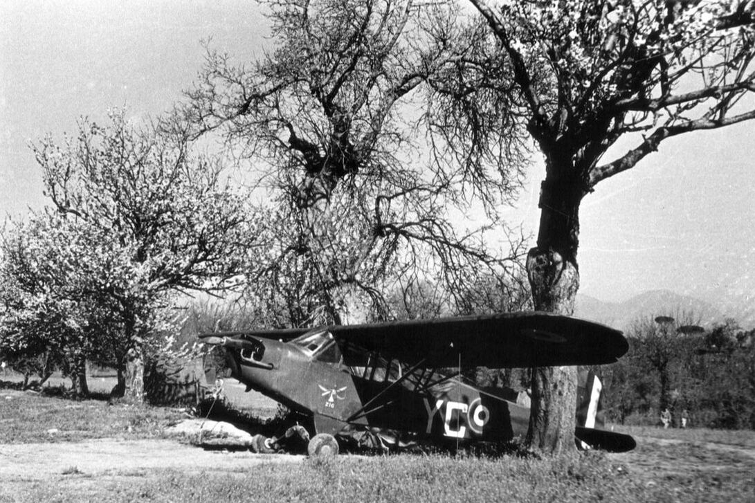 Piper L4  YC 1944 Sessa Italie Alat.fr