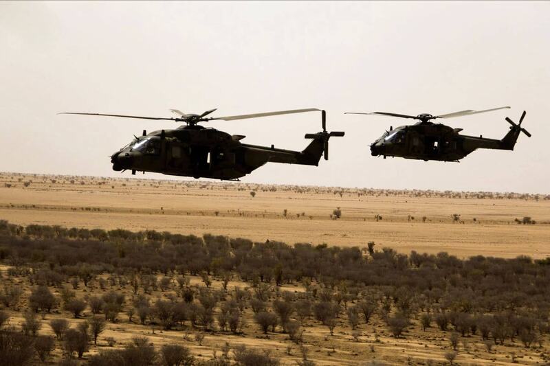 NH 90 CAÏMAN, des forces françaises au Sahel, en vol en patrouille Alat.fr