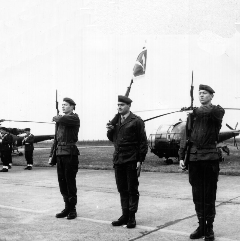 GALDIV 4 : Étain, le 5 mars 1969, remise du fanion au commandant ARZEL (2). Alat.fr 