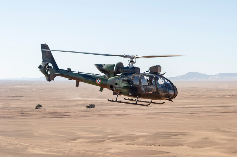Gazelle de la 3e EHRA du 1er RHC en vol au Mali Alat.fr