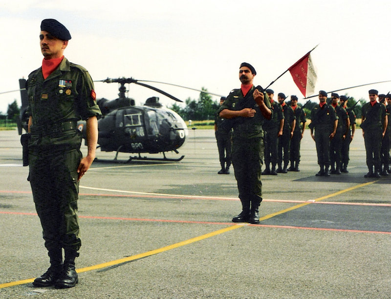 Le capitaine Michel BAUDOIN quitte le commandement de la 4e EHAC du 5e RHC, le 1er juillet 1988 Alat.fr