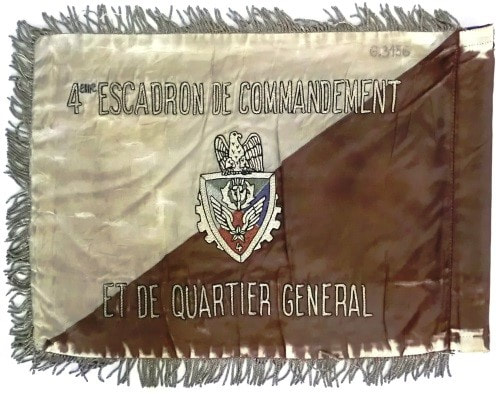 Fanion du 4e escadron de commandement et de quartier général du 4e RHCMS Alat.fr