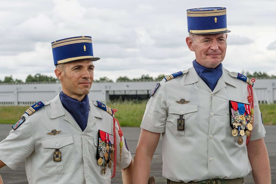 5RHC les 2 chefs de corps, lors de la passation de commandement du 5 juillet 2023 alat.fr