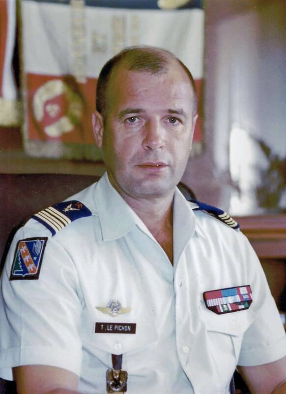 Colonel LE PICHON, chef de corps du 5e RHC Alat.fr