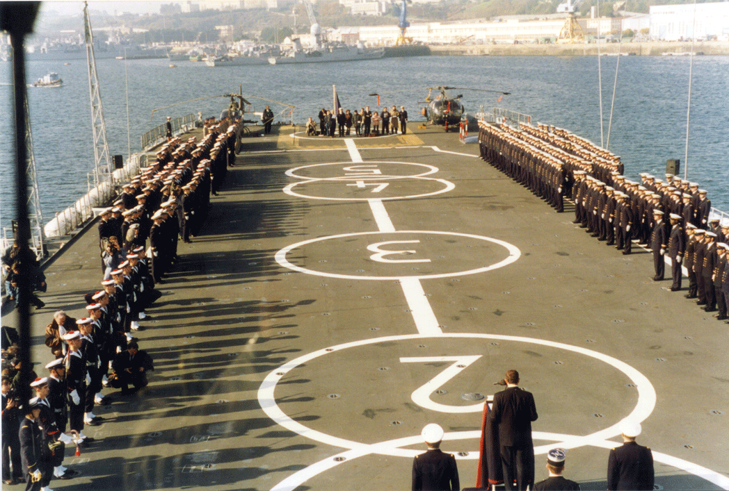 Campagne Jeanne d'Arc 1993-1994 : ​Brest, le 27 octobre 1993 ; cérémonie de départ (1). Alat.fr
