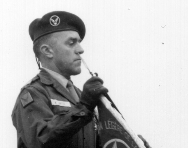 GALDIV 4 : Étain, le 5 mars 1969, remise du fanion au commandant ARZEL (1). Alat.fr 