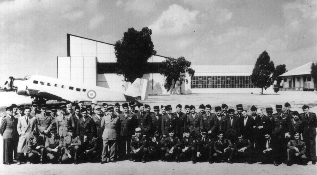 Les personnels du GAOA n° 5, le 14 mars 1956. Alat.fr