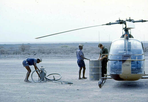 DETALAT Djibouti : EMA en 1972, avitaillement de l'ALOUETTE ASTAZOU n° 1799. Alat.fr