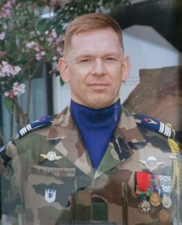 Lieutenant-colonel de LAFORCADE, chef de corps 1er RHC Phalsbourg Alat.fr