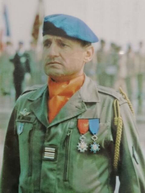 Lieutenant-colonel MASSOU, chef de corps 1er RHC Phalsbourg Alat.fr