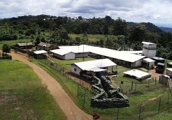 ARAMIS : camp français des transmetteurs à Bafaka, à l'extrême ouest du Cameroun, face au Nigéria. Alat.fr