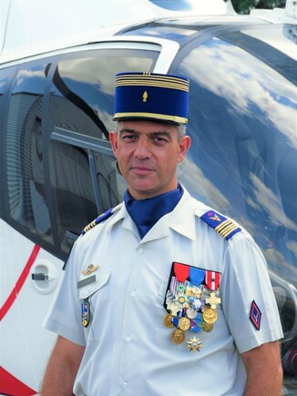colonel Yann MENET chef de corps de la BE-6e RHC de Dax Alat.fr