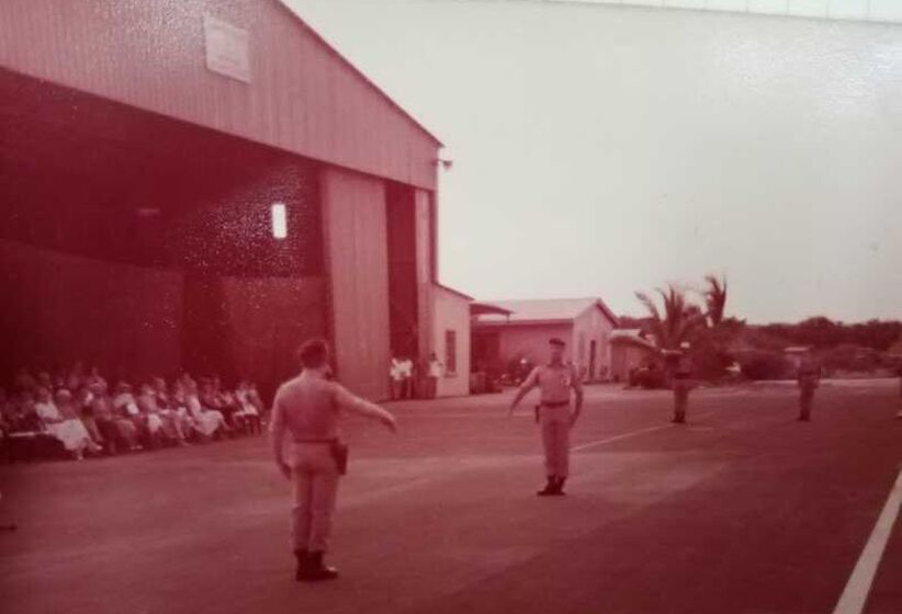 29 juin 1982, passation de commandement du DETALAT Djhibouti entre les LCL SABATHIÉ et TOTH Alat.fr