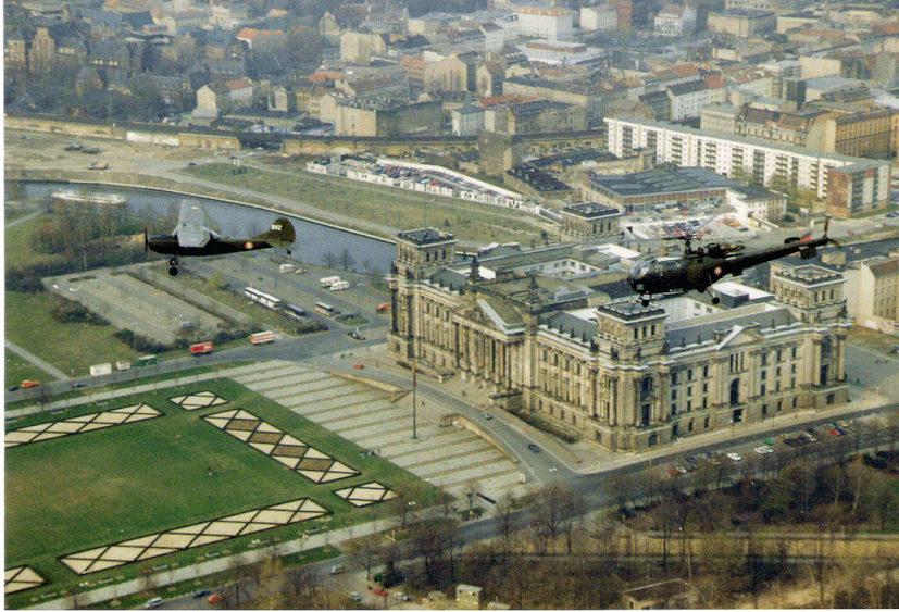 Aéronefs survolant le Reichstag. Alat.fr