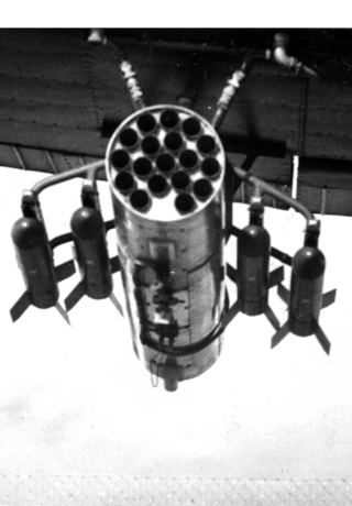1er PA 19e Di : expérimentation panier de roquettes sur L-19 (1). Alat.fr