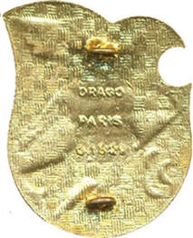 Dos insigne GALDIV 3, DRAGO, avec homologation G 1829, au dos dans cartouche octogonal au centre, guilloché, légèrement embouti et doré, avec monture deux anneaux Alat.fr