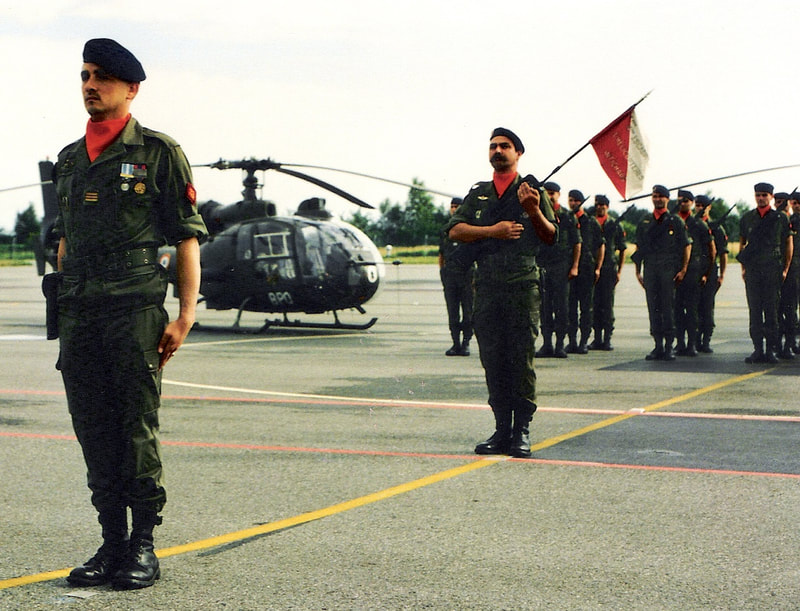 Le capitaine Michel BAUDOIN quitte le commandement de la 4e EHAC du 5e RHC, le 1er juillet 1988. Alat.fr