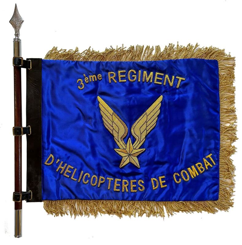 Fanion du bataillon d’hélicoptères de manœuvre et d'assaut du 3e RHC Alat.fr