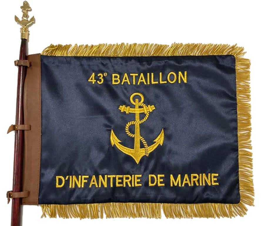 Fanion du DETALAT du 43e bataillon d'infanterie de marine Alat.fr