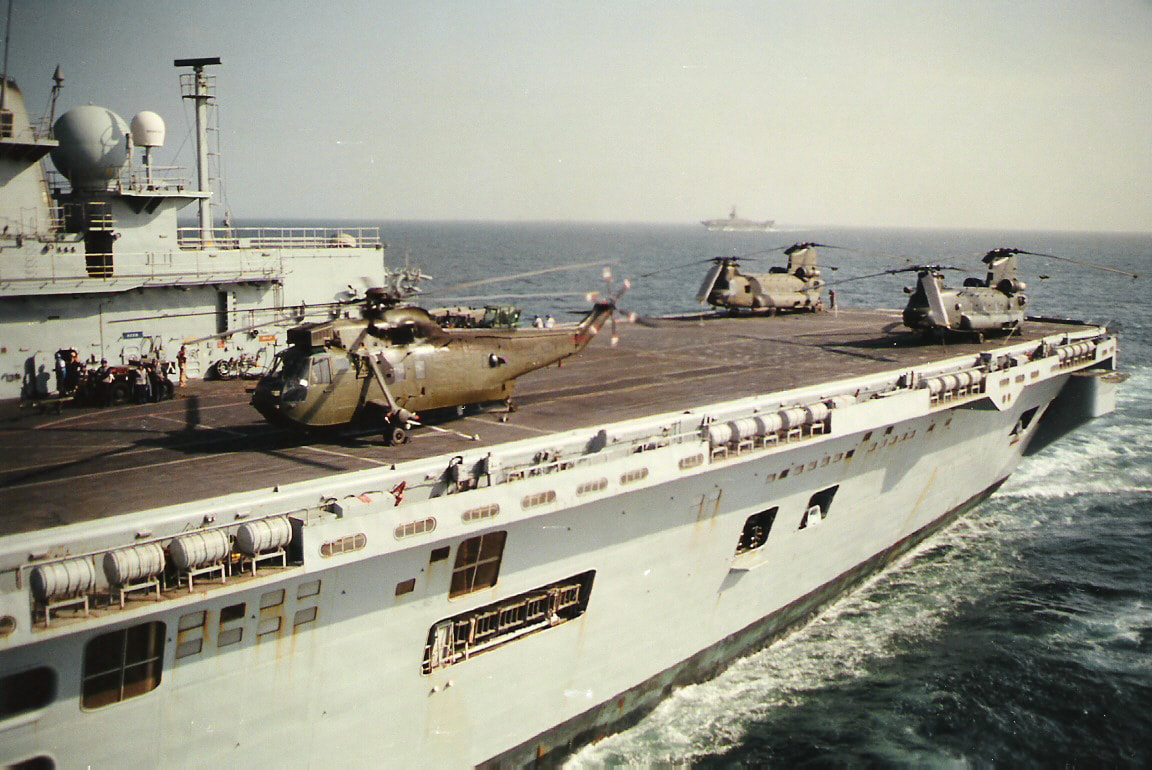 PUMA appontant sur le HMS Illustrious Opération Héraclès. Alat.fr