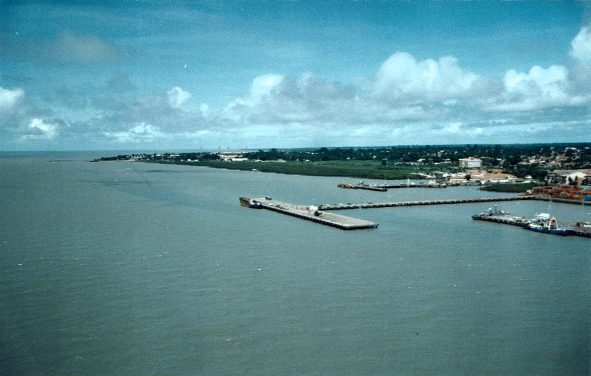 L’embarcadère de Bissau, qui servait de DZ, pour les évacuations lors de l'opération IROKO Alat.fr