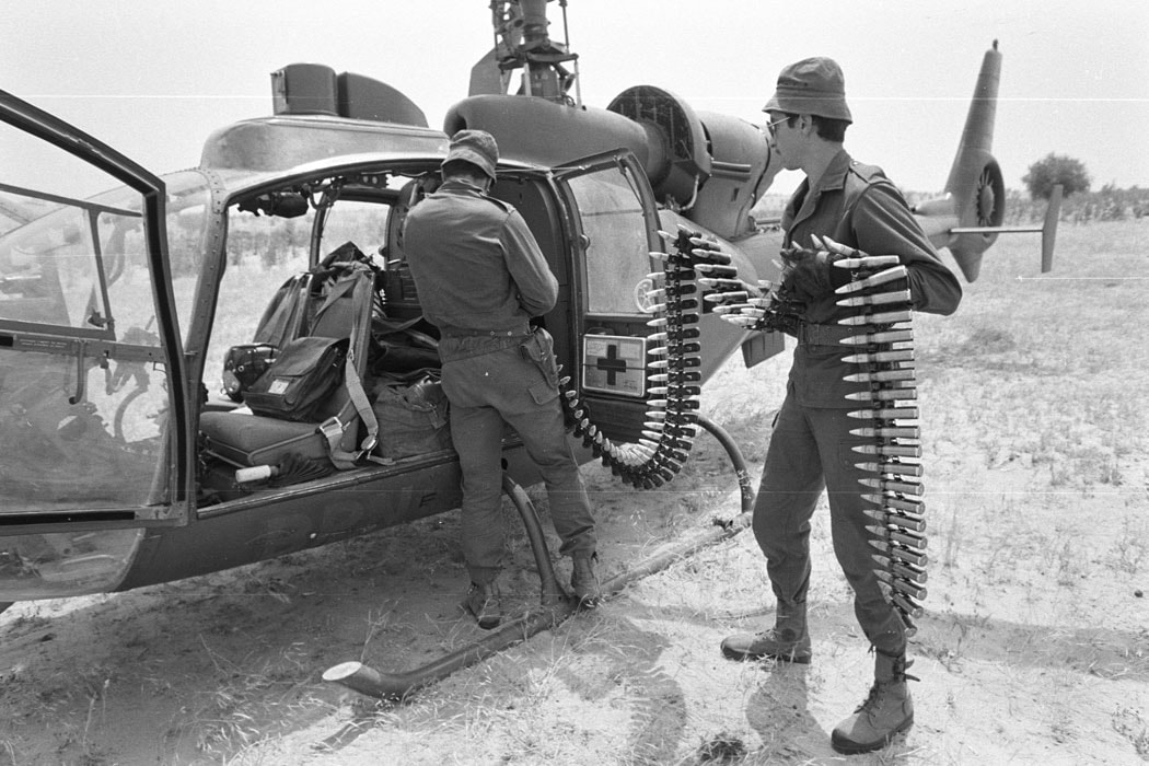 Manta : septembre-octobre 1983, ravitaillement munitions. Alat.fr