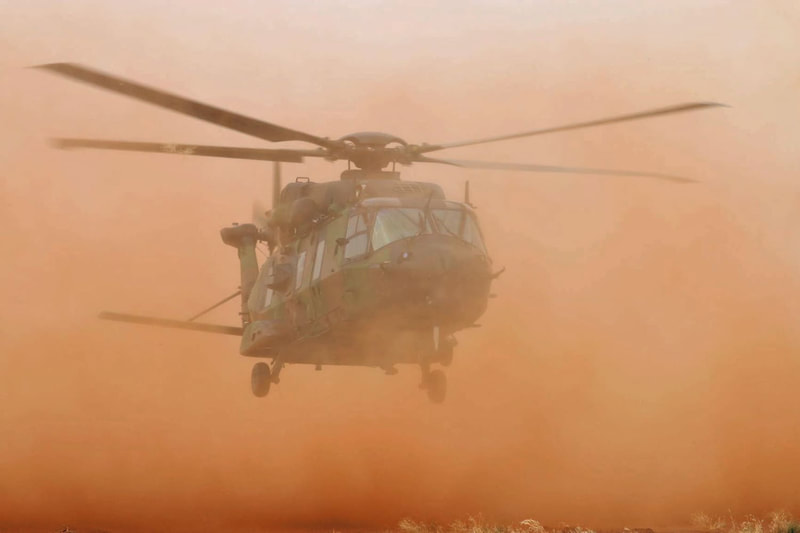NH 90 CAÏMAN, des forces françaises au Sahel, en poser poussière Alat.fr