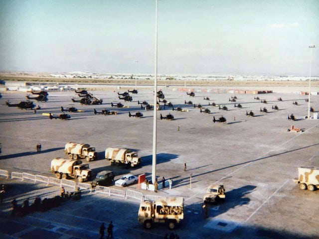Hélicoptères du 1er RHC débarqués du TCD Foudre à la cité du roi Khaled 1991 alat.fr