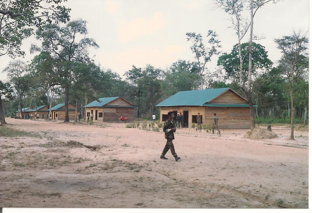 APRONUC : Phum Ku poste observateurs nord-est de Battambang à la frontière du Laos. Alat.fr