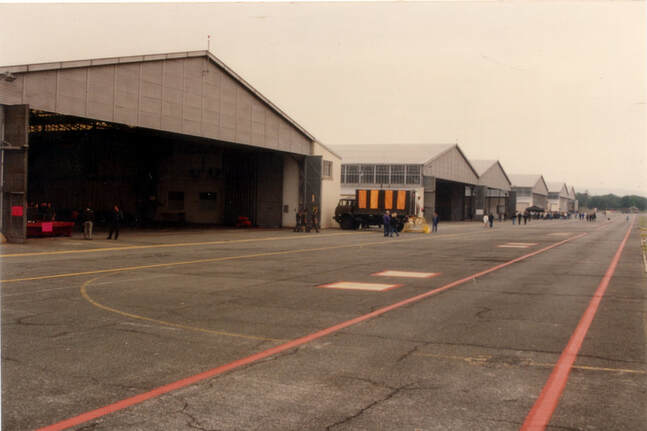 Les hangars du 1er GHL en juin 1992 Alat.fr