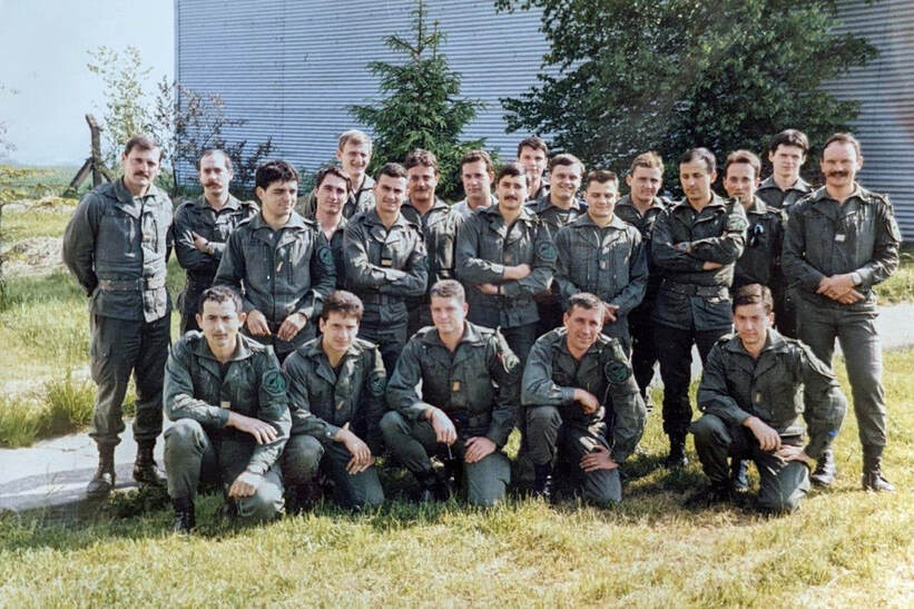 Les personnels de la 5e EHAC du 1er RHC en 1985 Alat.fr