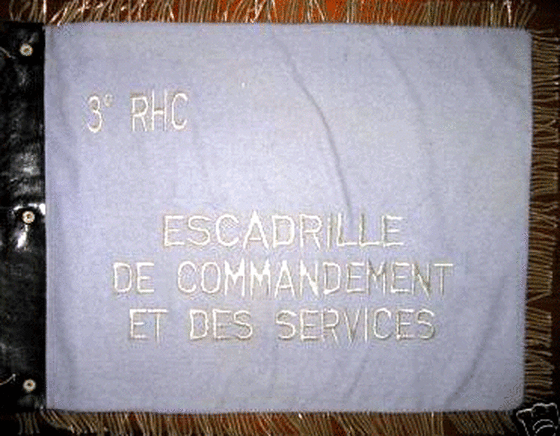 Fanion de l'Escadrille de Commandement et des Services 1e RHC Etain Alat.fr