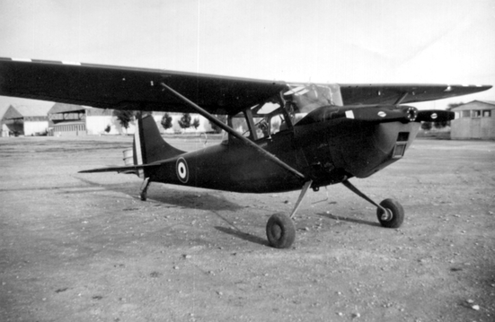 GALAT n° 4 : Oujda, fin 1957, début 1958, un CESSNA L-19 sans marque, en visite. Alat.fr