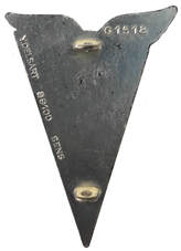 Dos insigne ESALAT type 1 : DELSART, finition argent, avec faux numéro d'homologation G 1518, lisse, plat et argenté, avec monture deux anneaux moulés Alat.fr