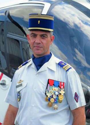 Colonel MENET chef de corps EALAT Dax Alat.fr