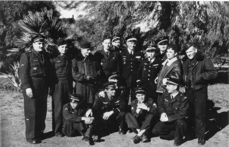 Les hommes du GAOA n° 4 à Fès, le 1er juin 1953. Alat.fr