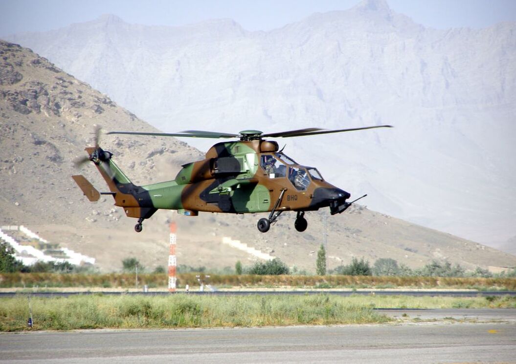 ISAF : 27 juillet 2009, premier vol du TIGRE en Afghanistan. Alat.fr
