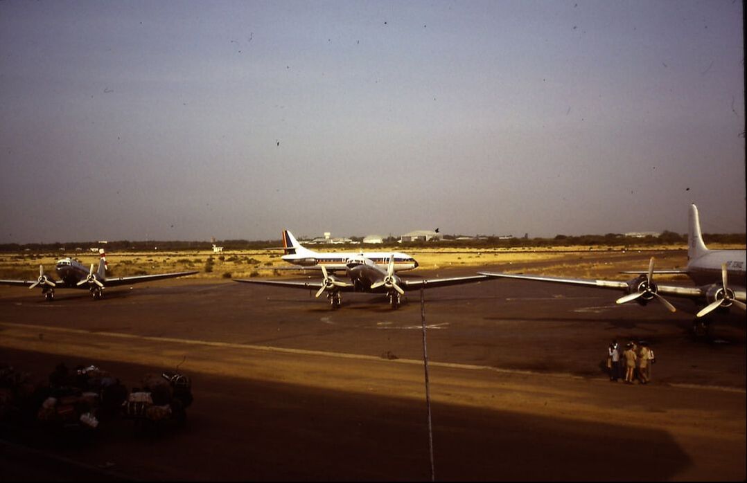 Photo de DC3 et DC4 encore en état de voler, lors de l'opération Tacaud. Alat.fr