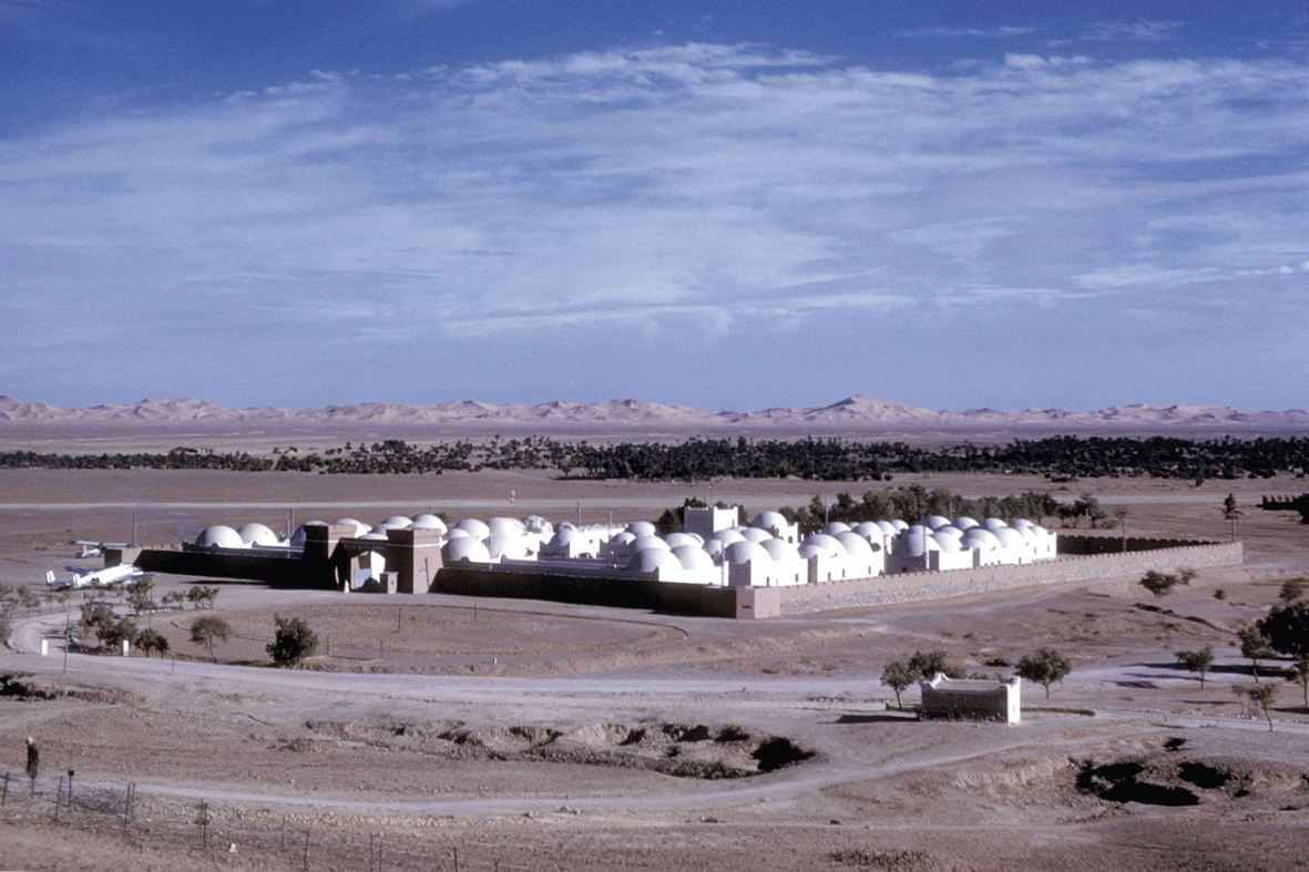 Le poste militaire et l'aérodrome de Tabelbala, en 1960, Alat.fr